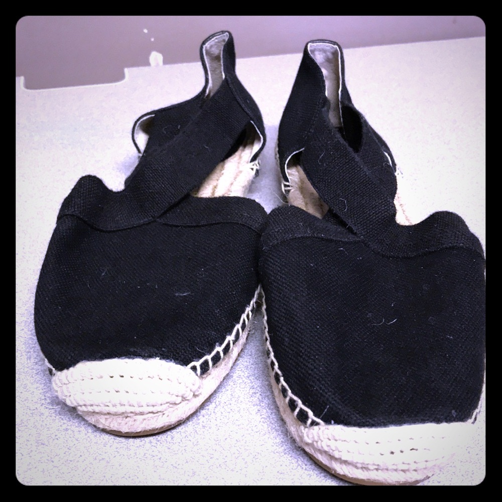 Black and Tan flats
